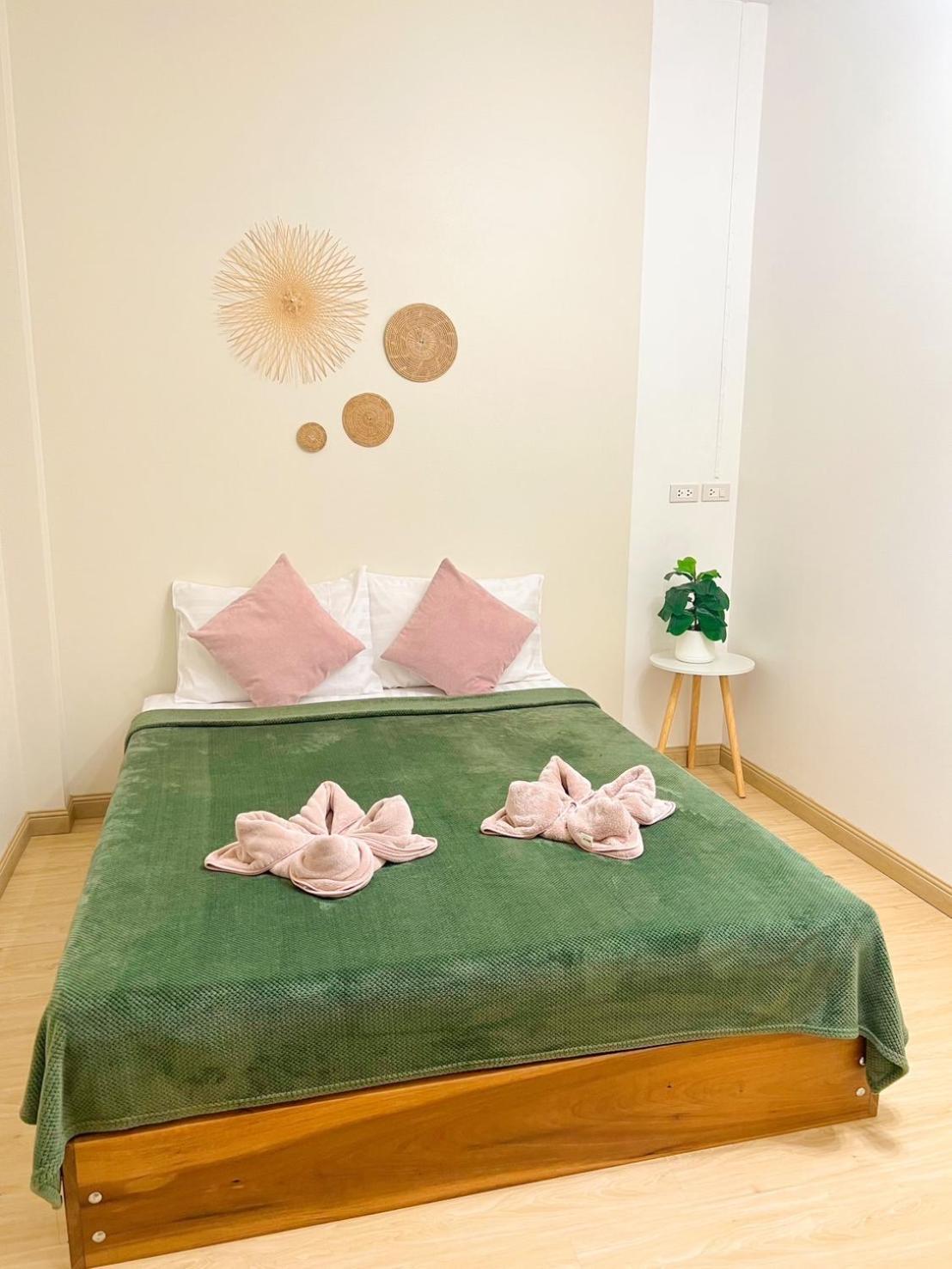 Private Room With Share Bathroom At Little Wild House Khaosok Khao Sok National Park Εξωτερικό φωτογραφία