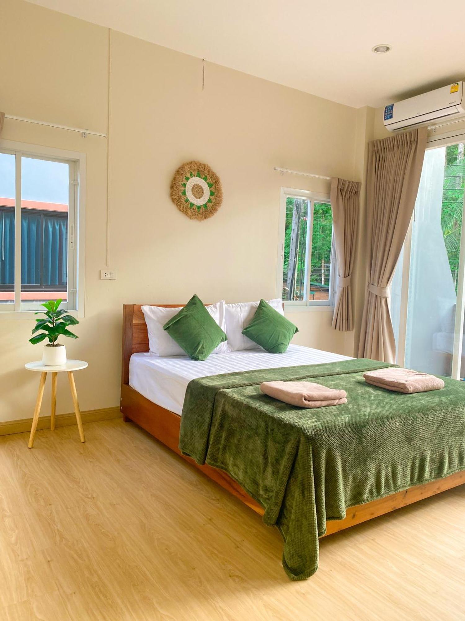 Private Room With Share Bathroom At Little Wild House Khaosok Khao Sok National Park Εξωτερικό φωτογραφία