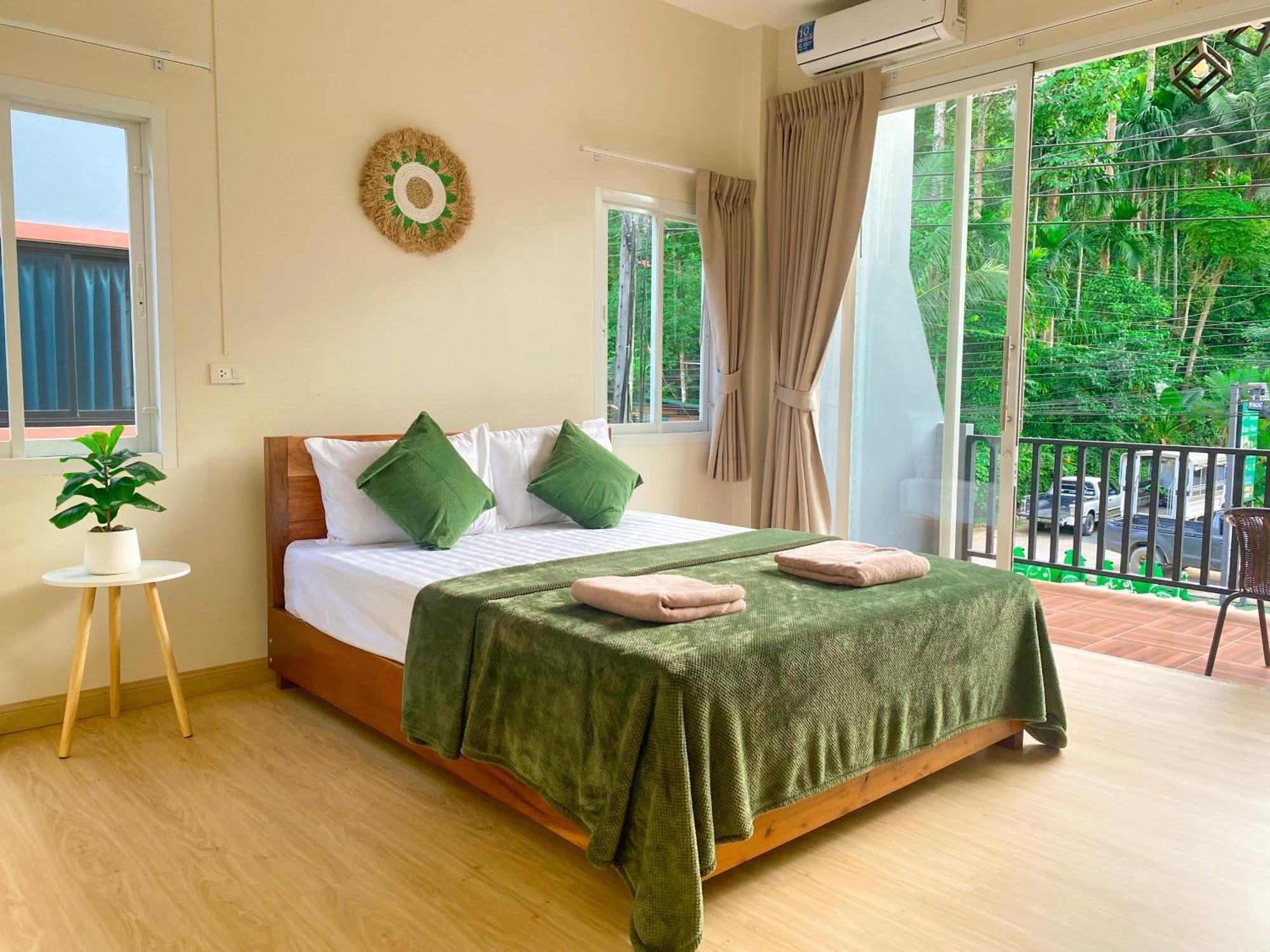 Private Room With Share Bathroom At Little Wild House Khaosok Khao Sok National Park Εξωτερικό φωτογραφία